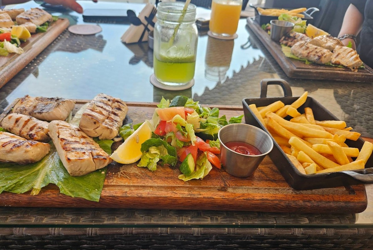 Food & Drinks