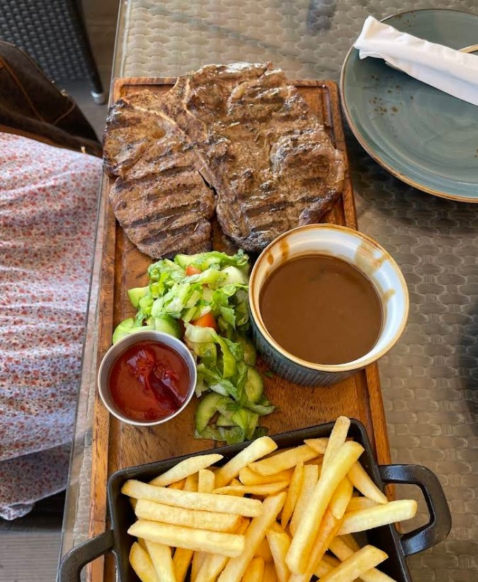 Food & Drinks