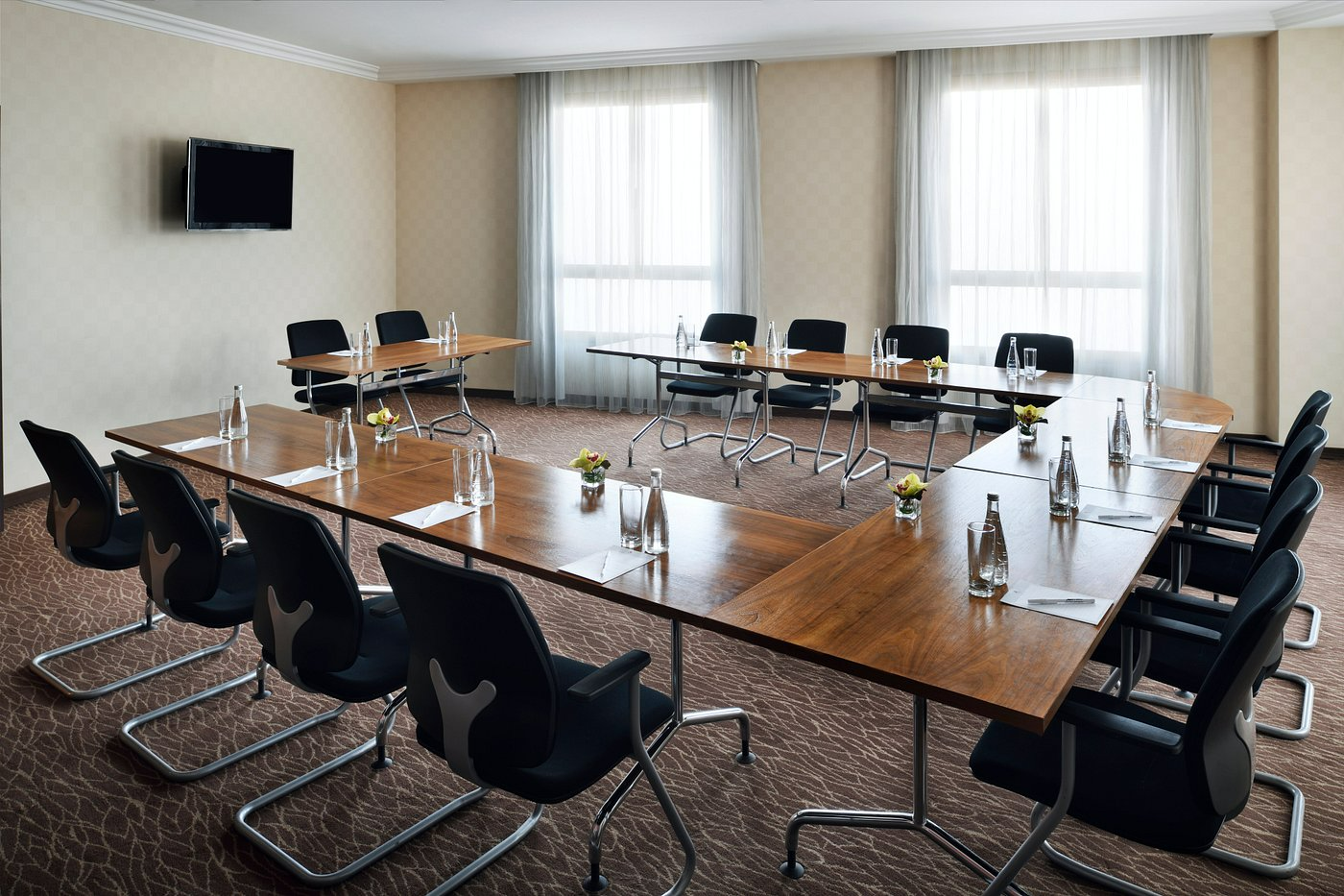 al_maha_meeting_room