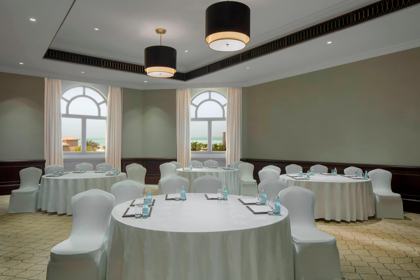 auhxr_meeting_room_6698_hor_clsc