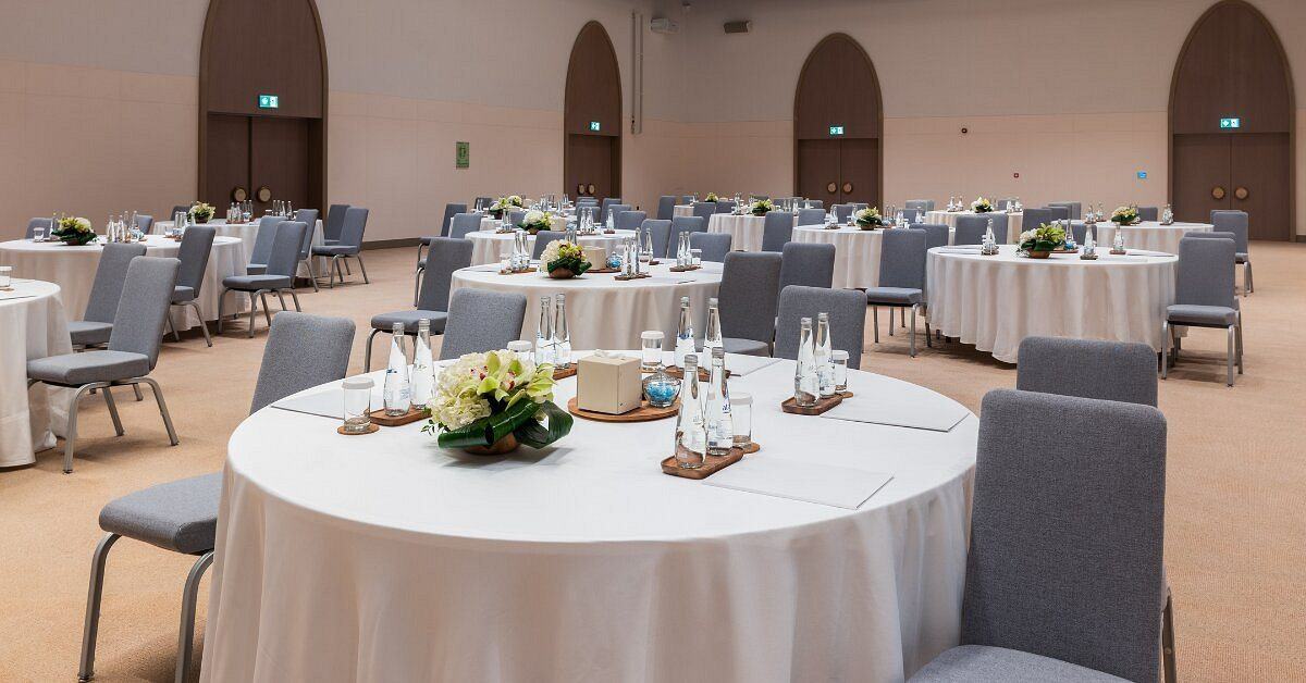 cabaret_set_up
