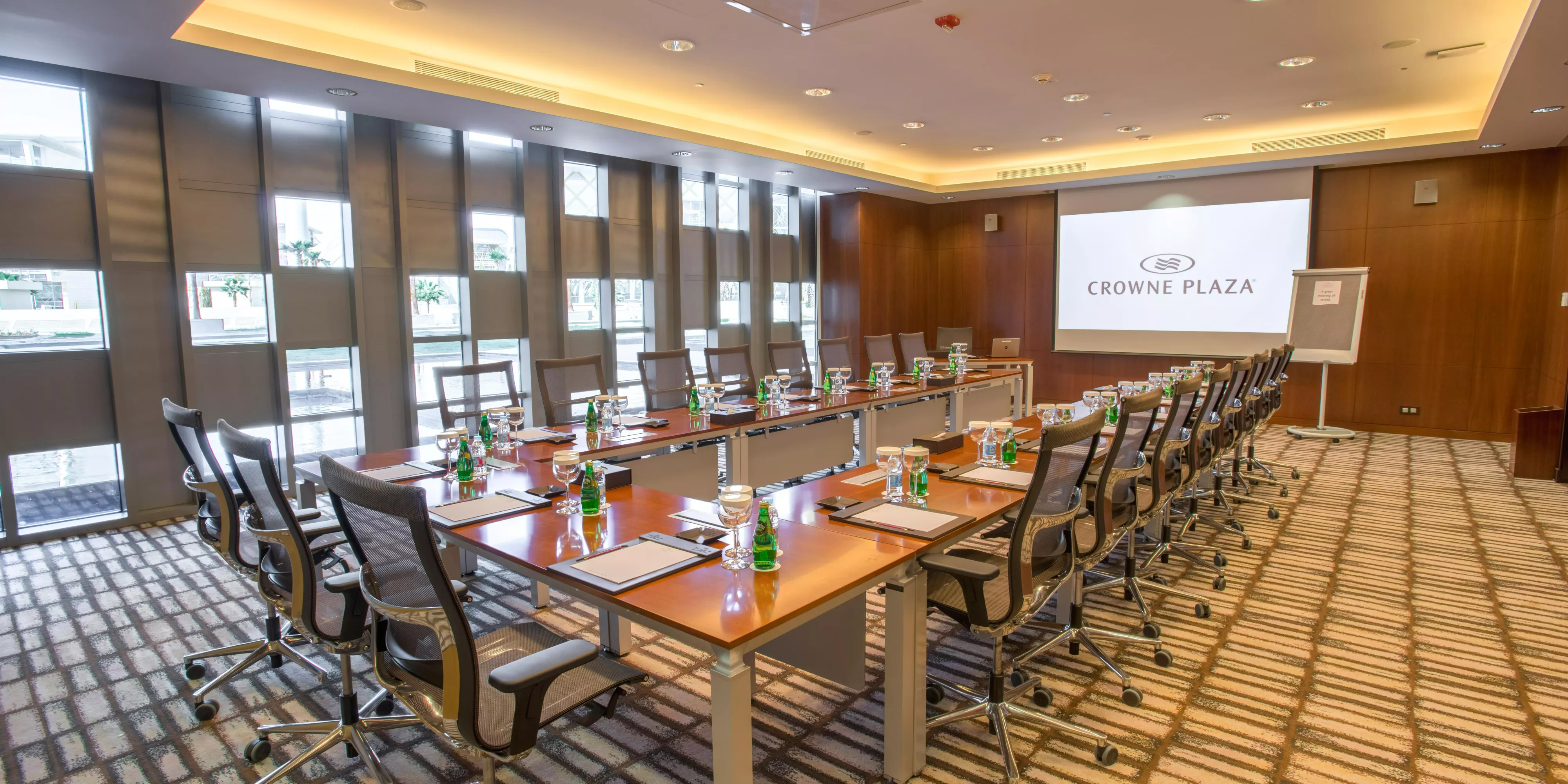 crowne_plaza_riyadh_5401721537_2