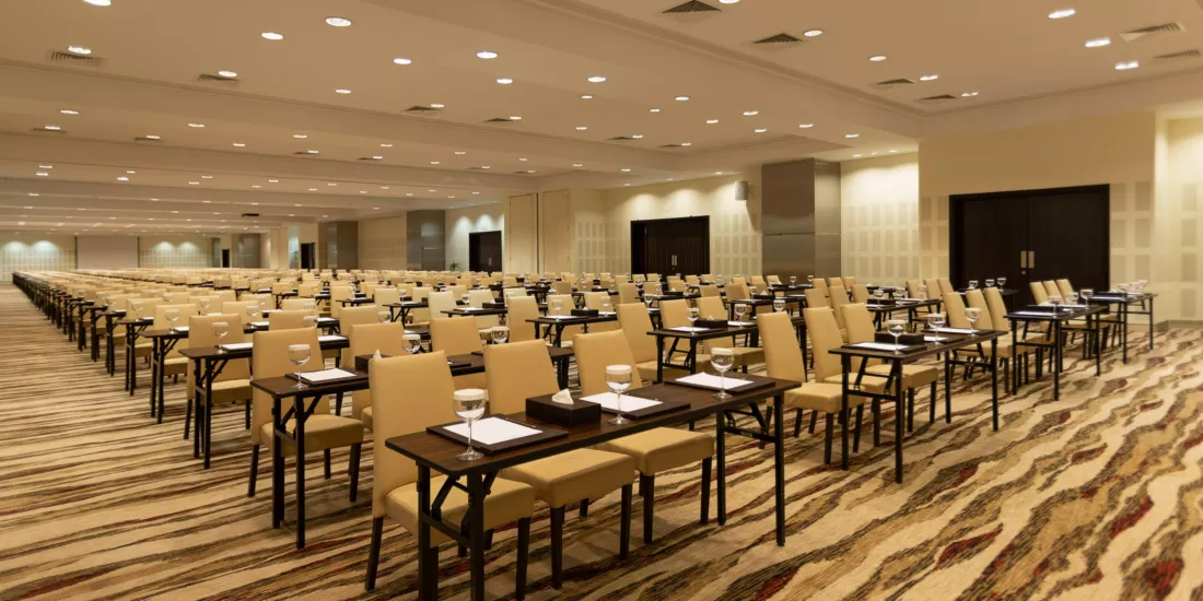 crowne_plaza_riyadh_6230763976_2