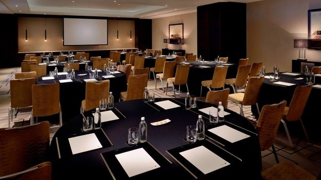 dxbjw_meeting_0194_hor_wide