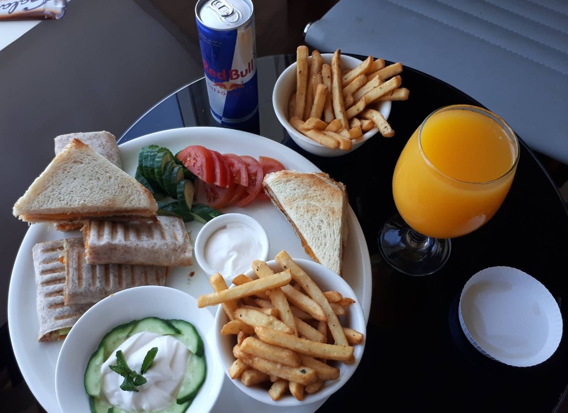 Food & Drinks