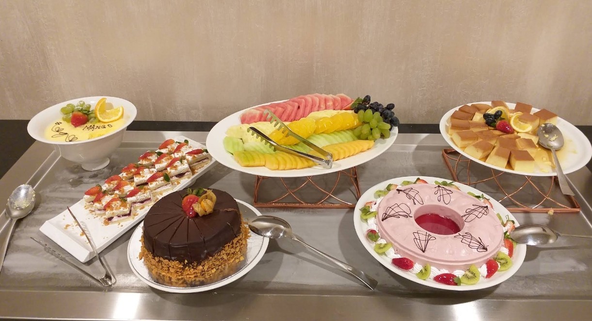 Food & Drinks