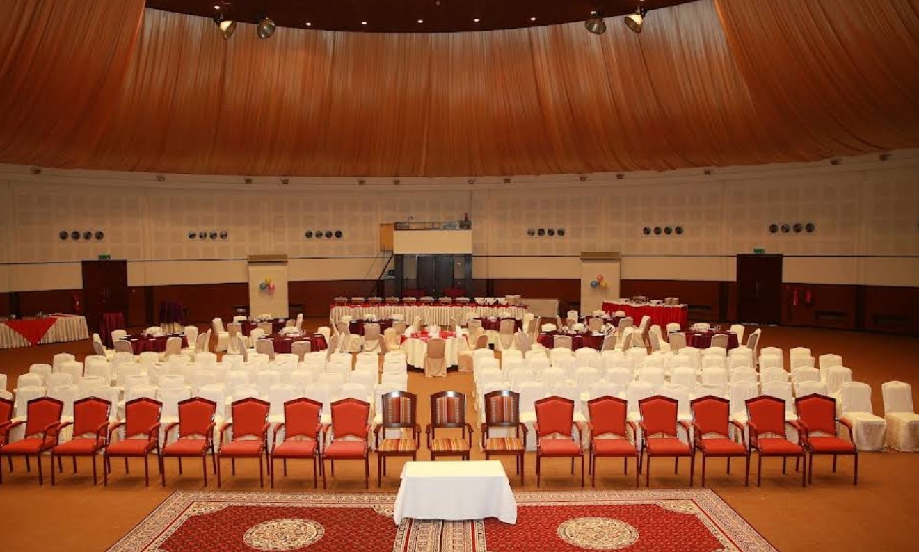 Al Falaj Hotel