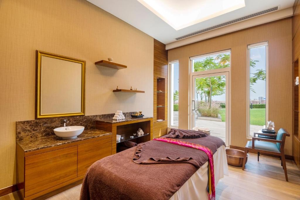 Crowne Plaza Muscat Ocec An IHG Hotel