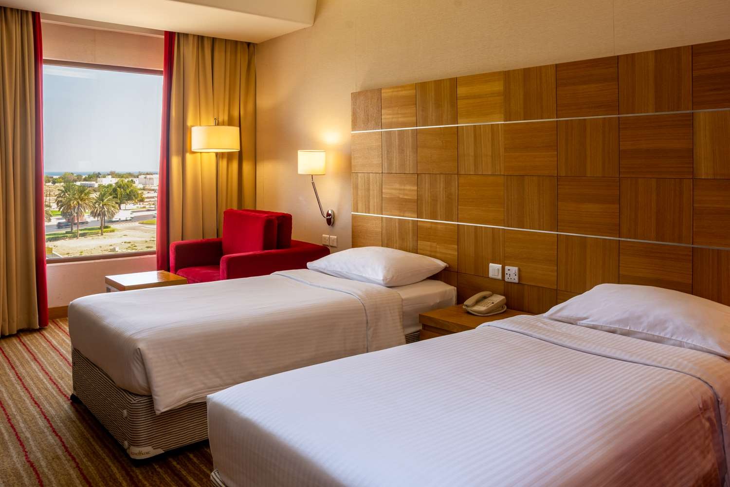 Golden Tulip Muscat