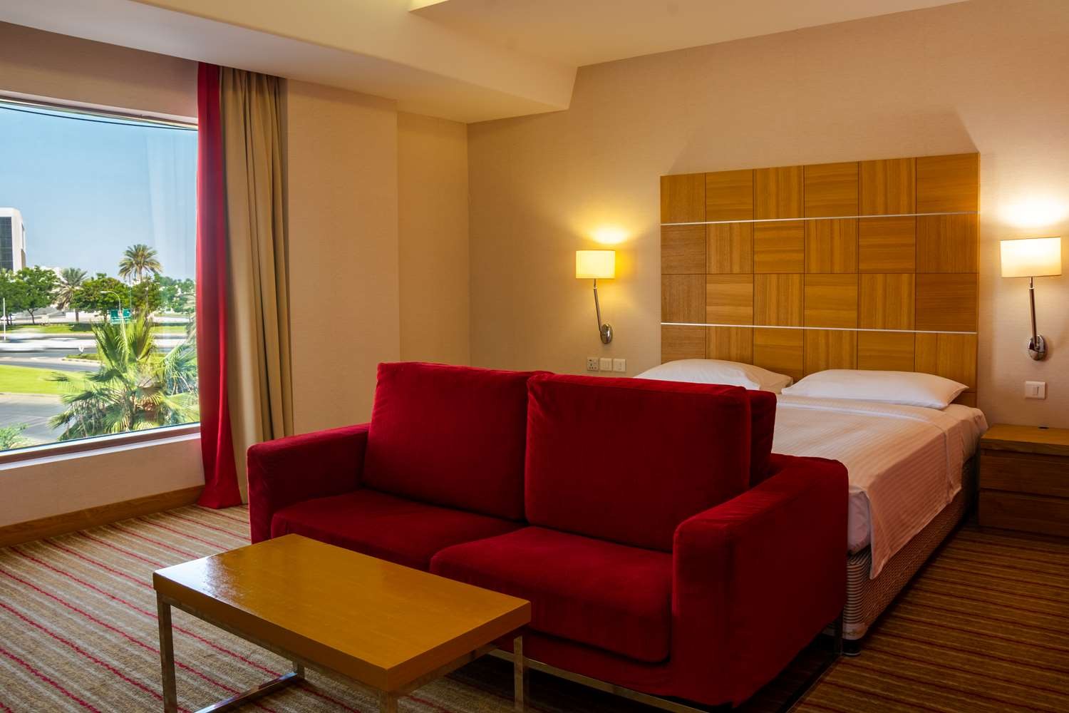 Golden Tulip Muscat