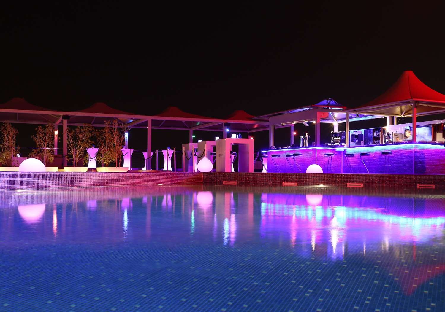 Golden Tulip Muscat