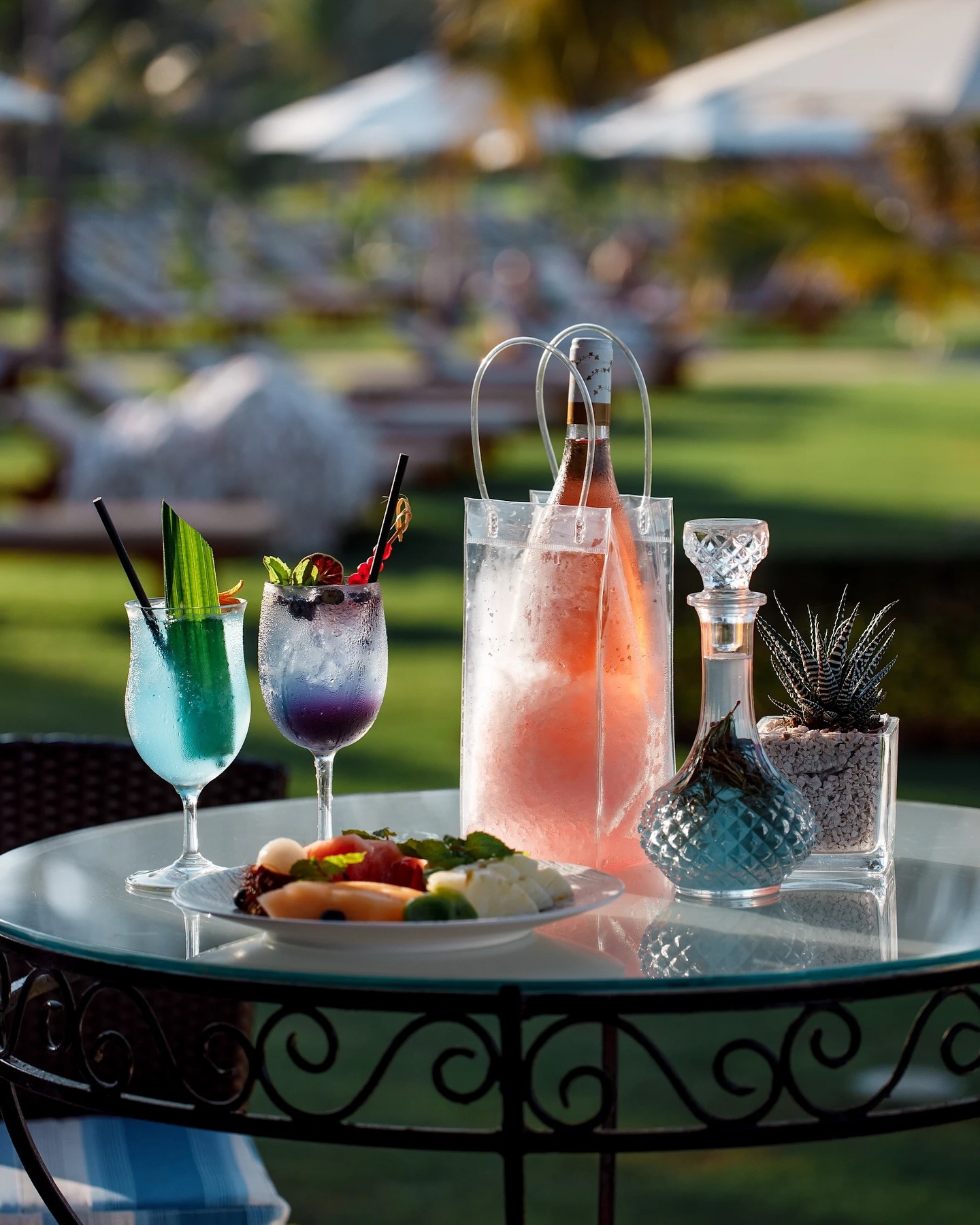 Food & Drinks