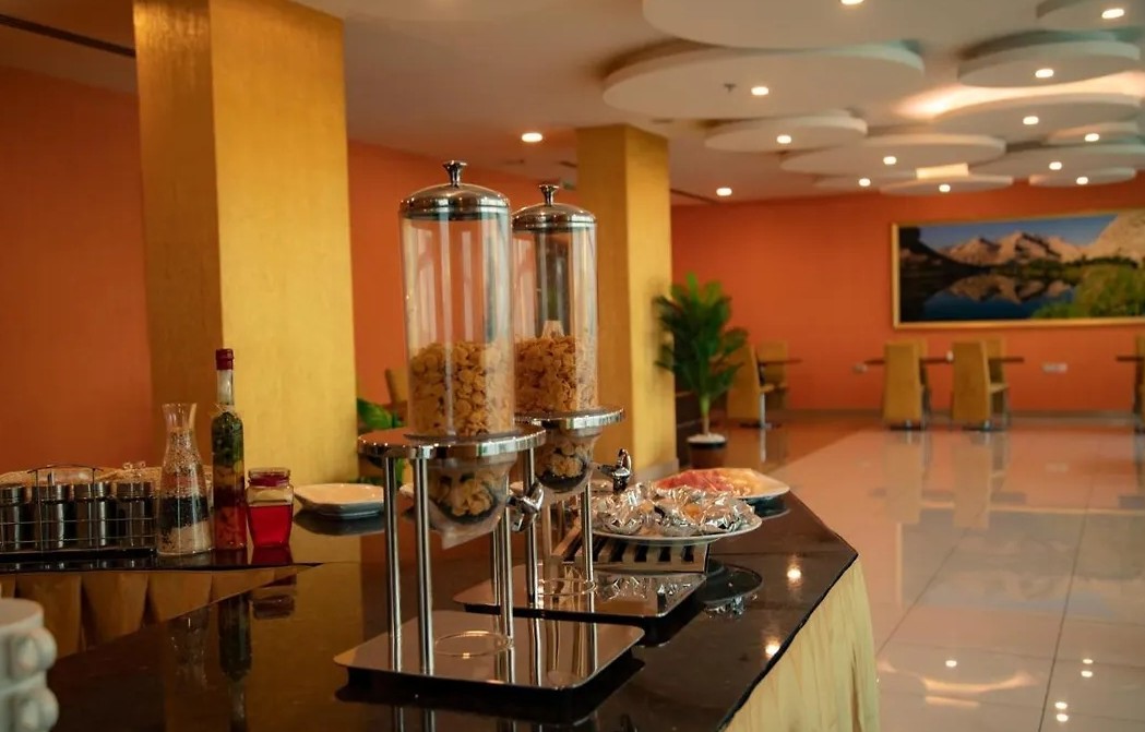 Food & Drinks
