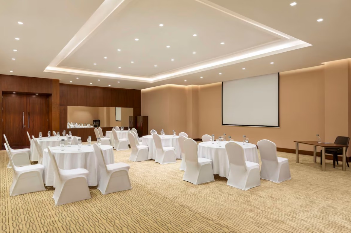 Radisson Hotel Muscat Panorama