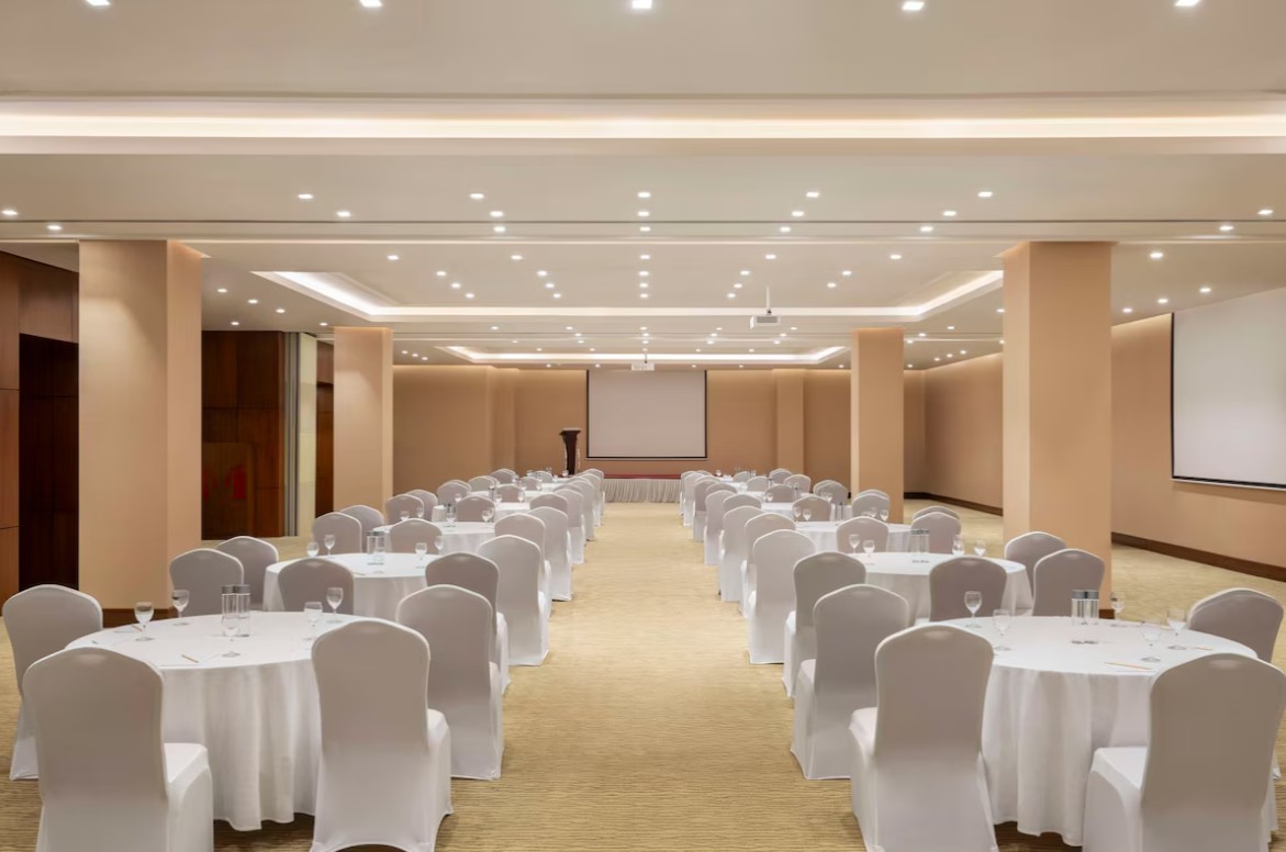 Radisson Hotel Muscat Panorama