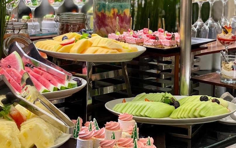 Food & Drinks