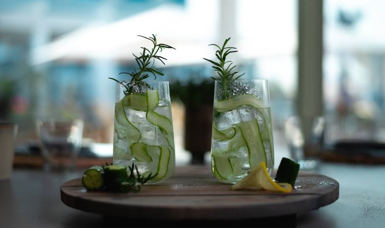 Food & Drinks