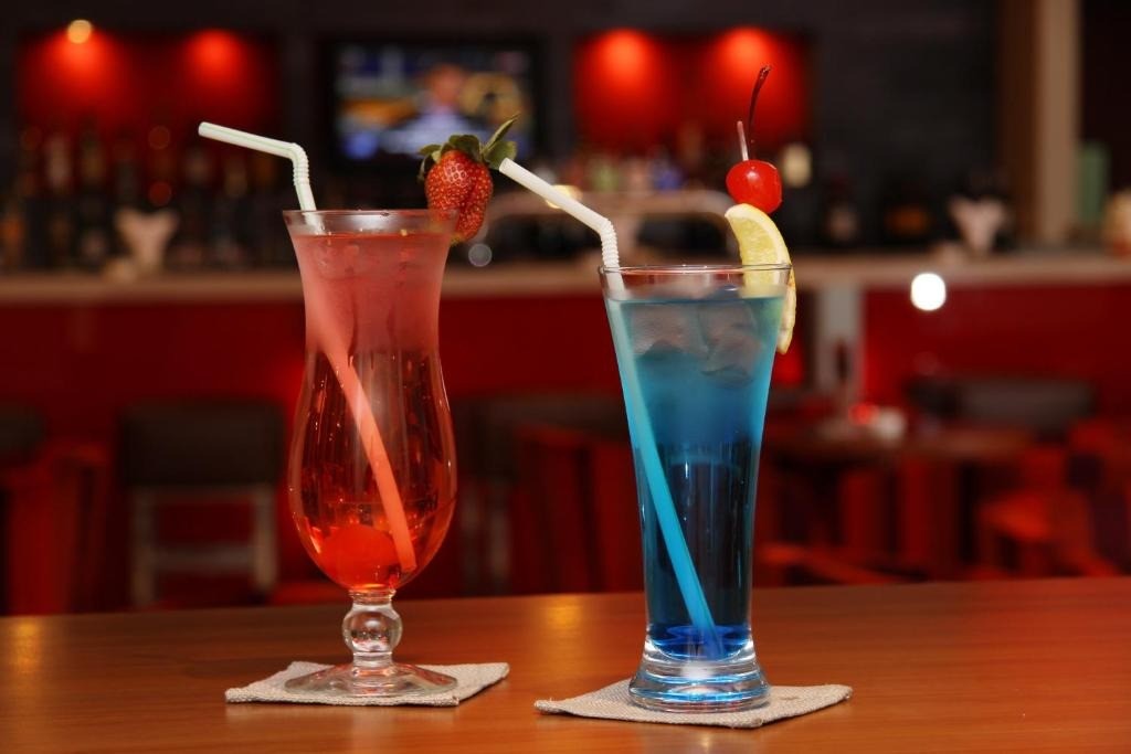 Food & Drinks