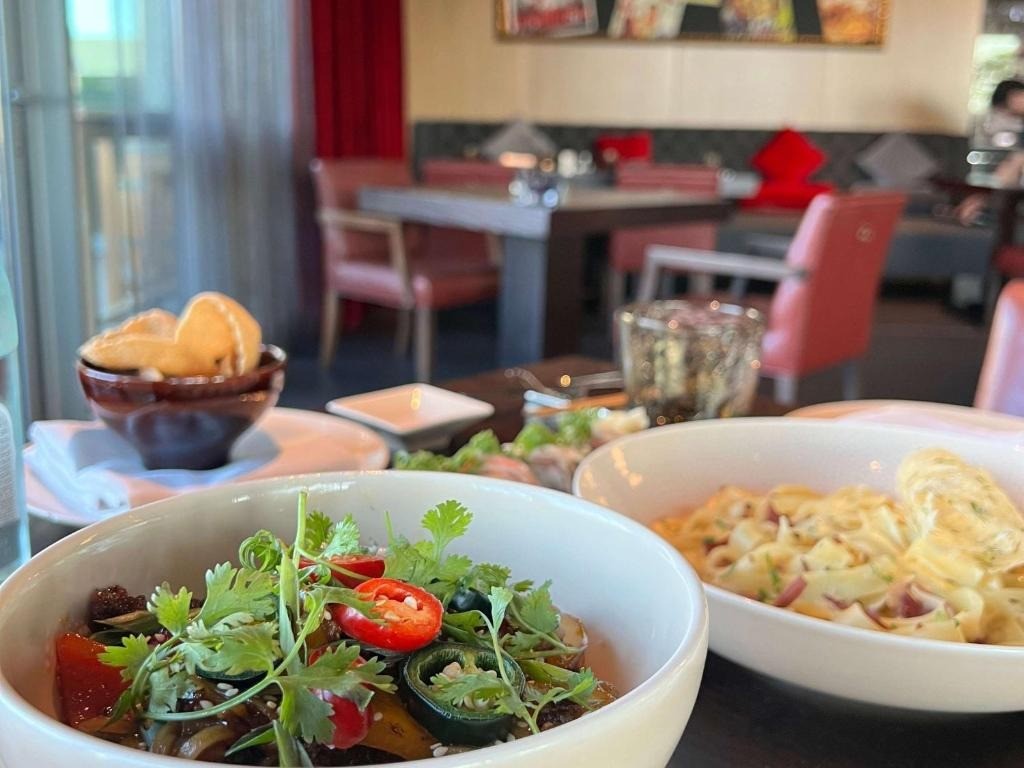 Food & Drinks