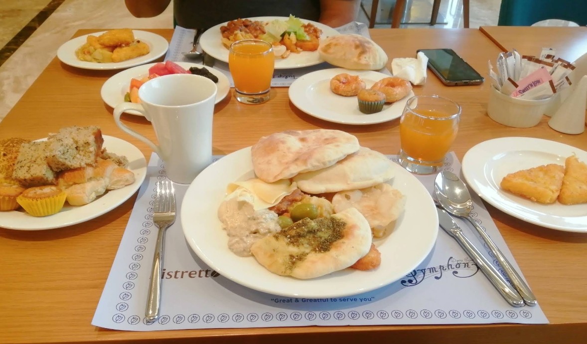 Food & Drinks
