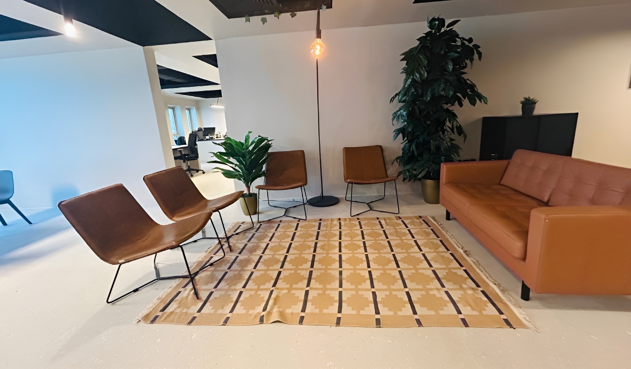 22 • 302: Digital Nomad Workspace Co Working Community