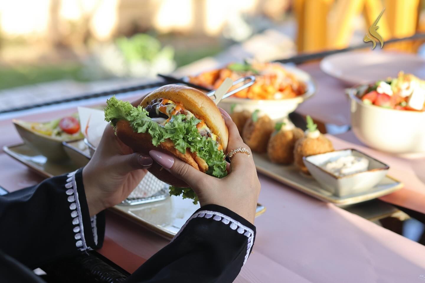 Food & Drinks