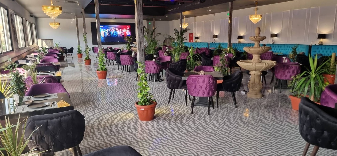 Yarivan Lounge