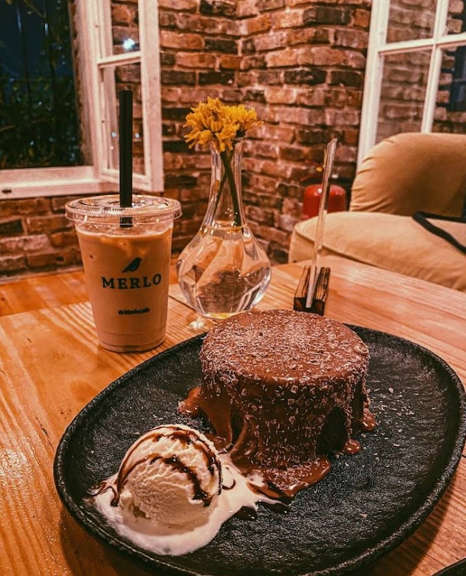 Food & Drinks