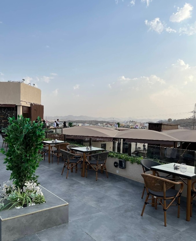 Yaz Cafe & Lounge
