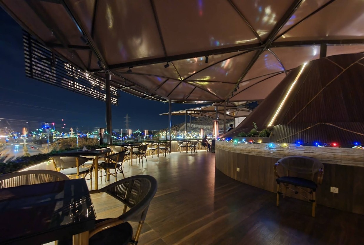 Yaz Cafe & Lounge