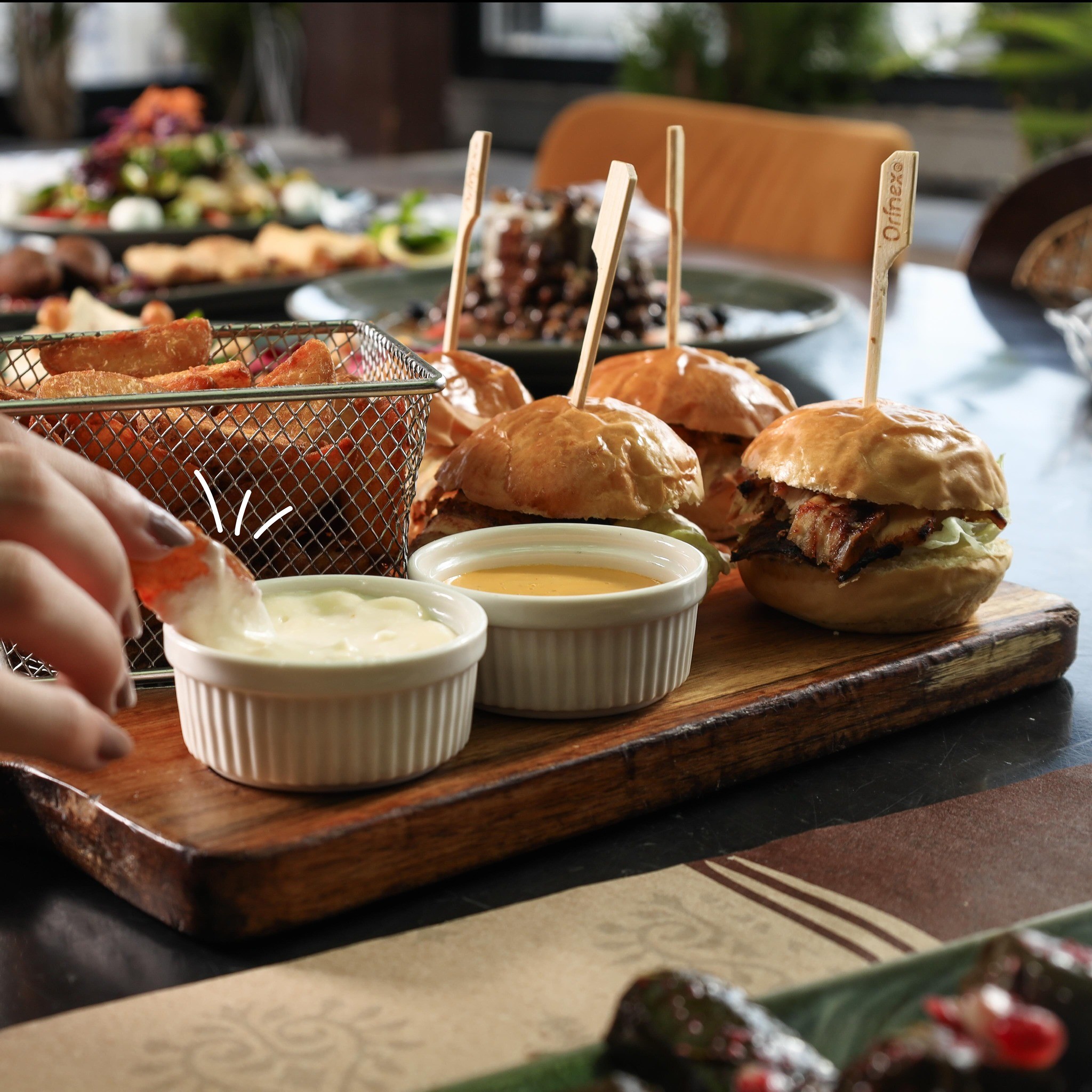 Food & Drinks