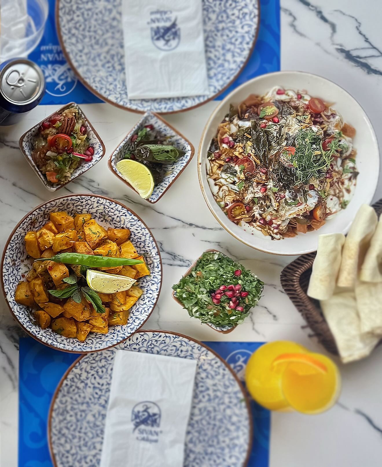 Food & Drinks