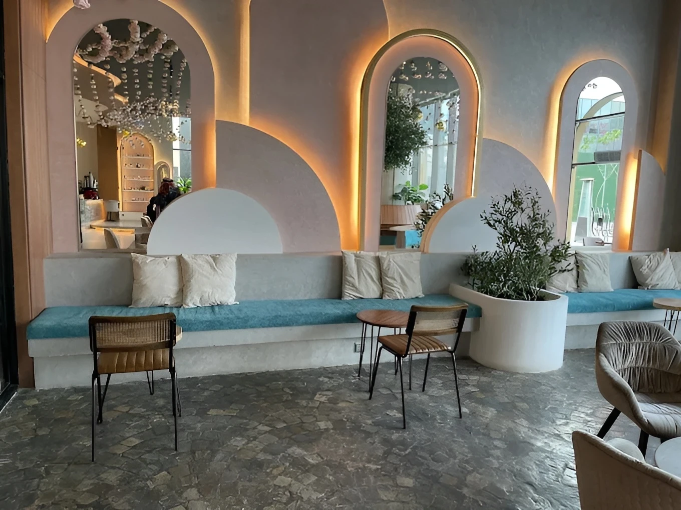 Lily Cafe & Flowers Al Khobar
