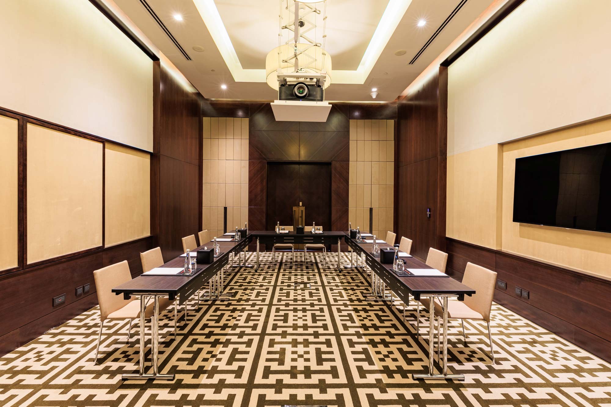 Grand Hyatt Abu Dhabi - Qimasha 1