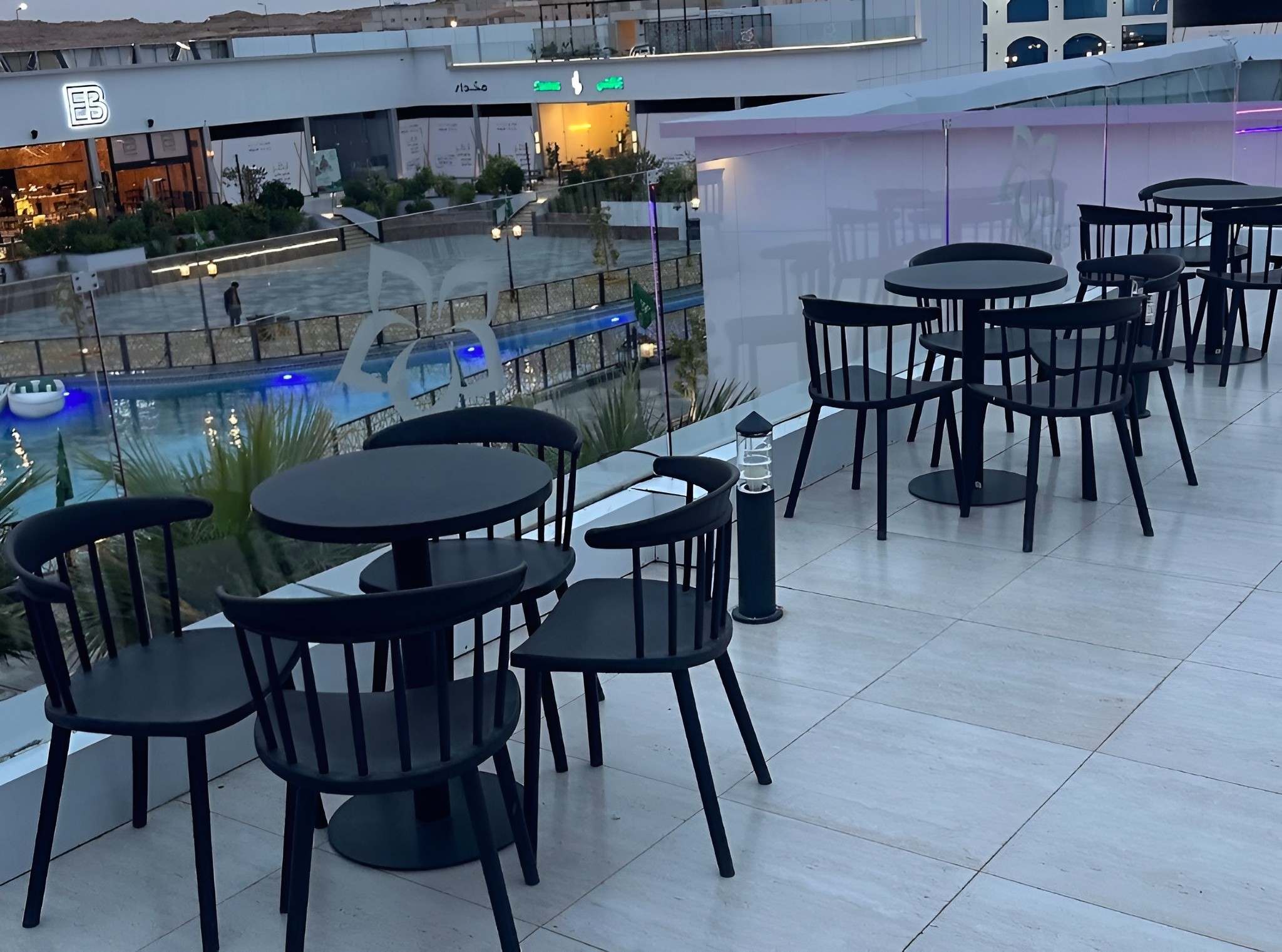 Elegant Cafe Sakaka
