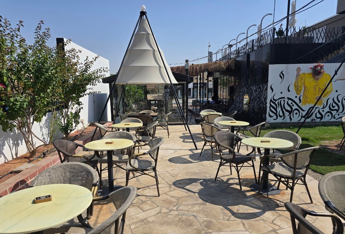 Yellow Coffe Shop Ash Sharqyyah Unayzyeh