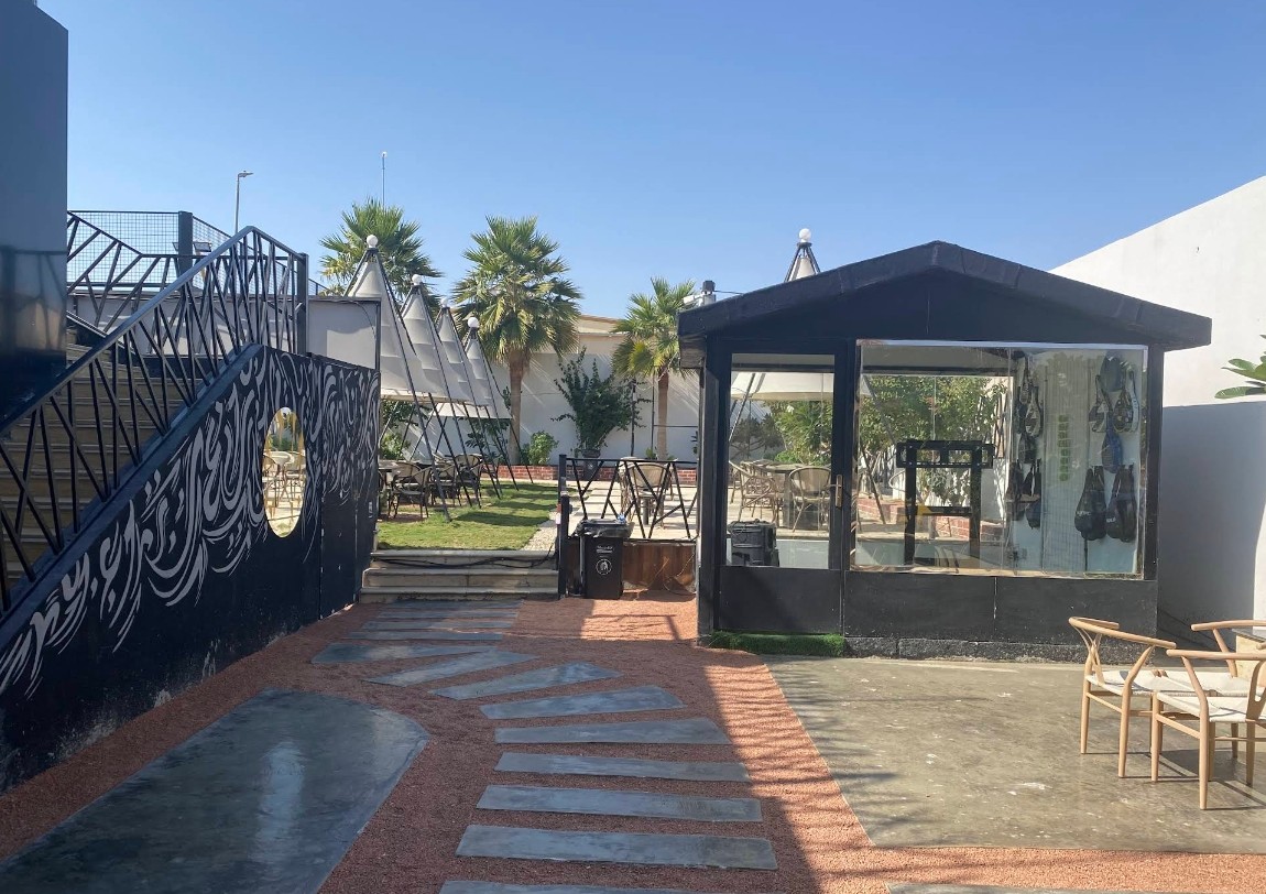 Yellow Coffe Shop Ash Sharqyyah Unayzyeh