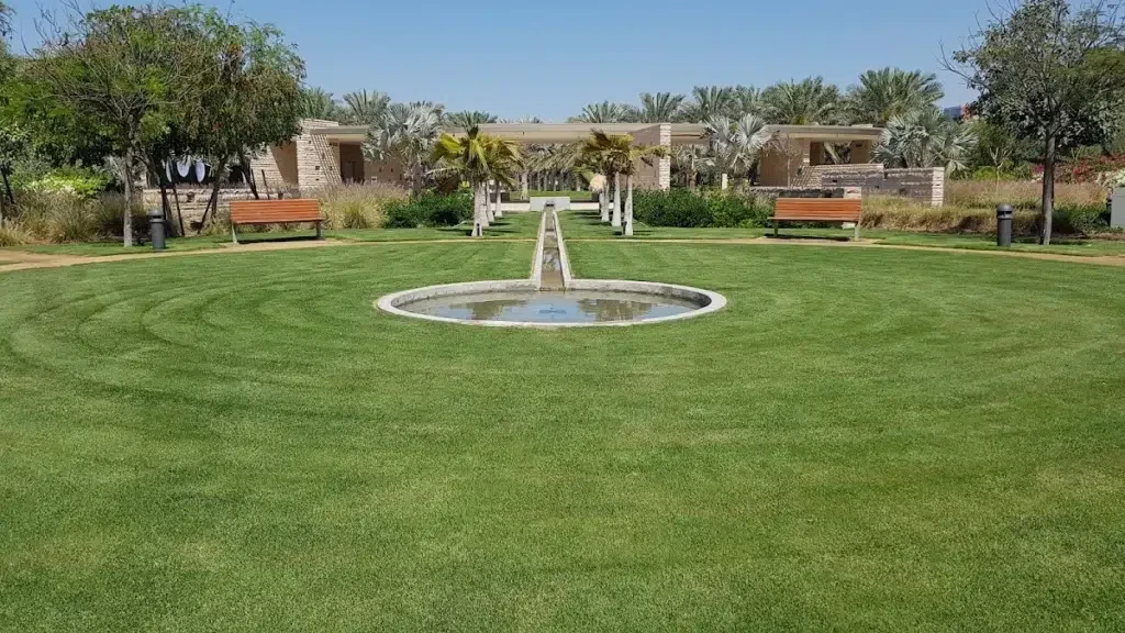 Small Round Lawn