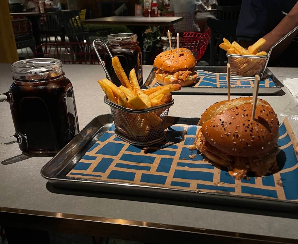 Food & Drinks