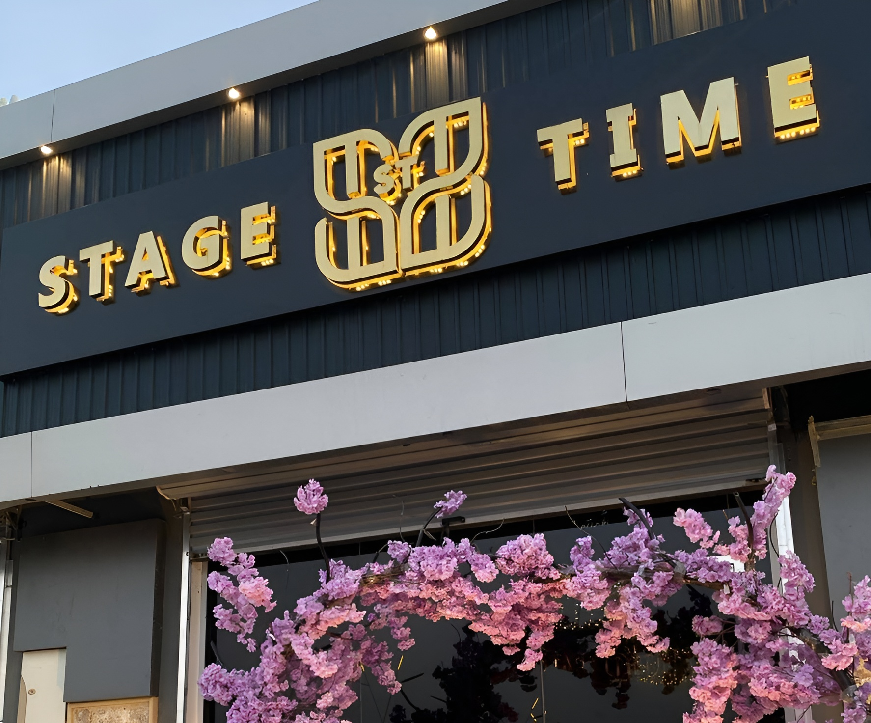 Lounge Stage Time Al Duwadimi