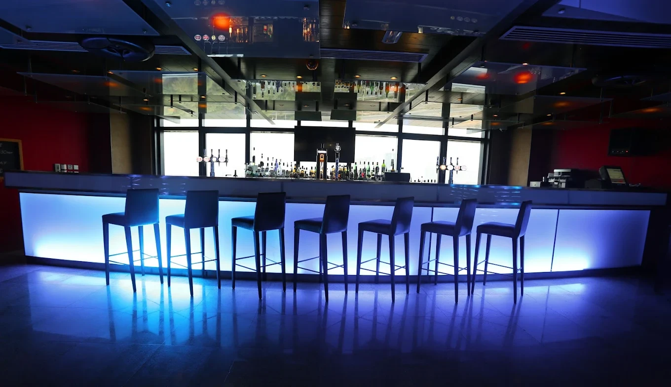 Thirty 1st Bar & Lounge