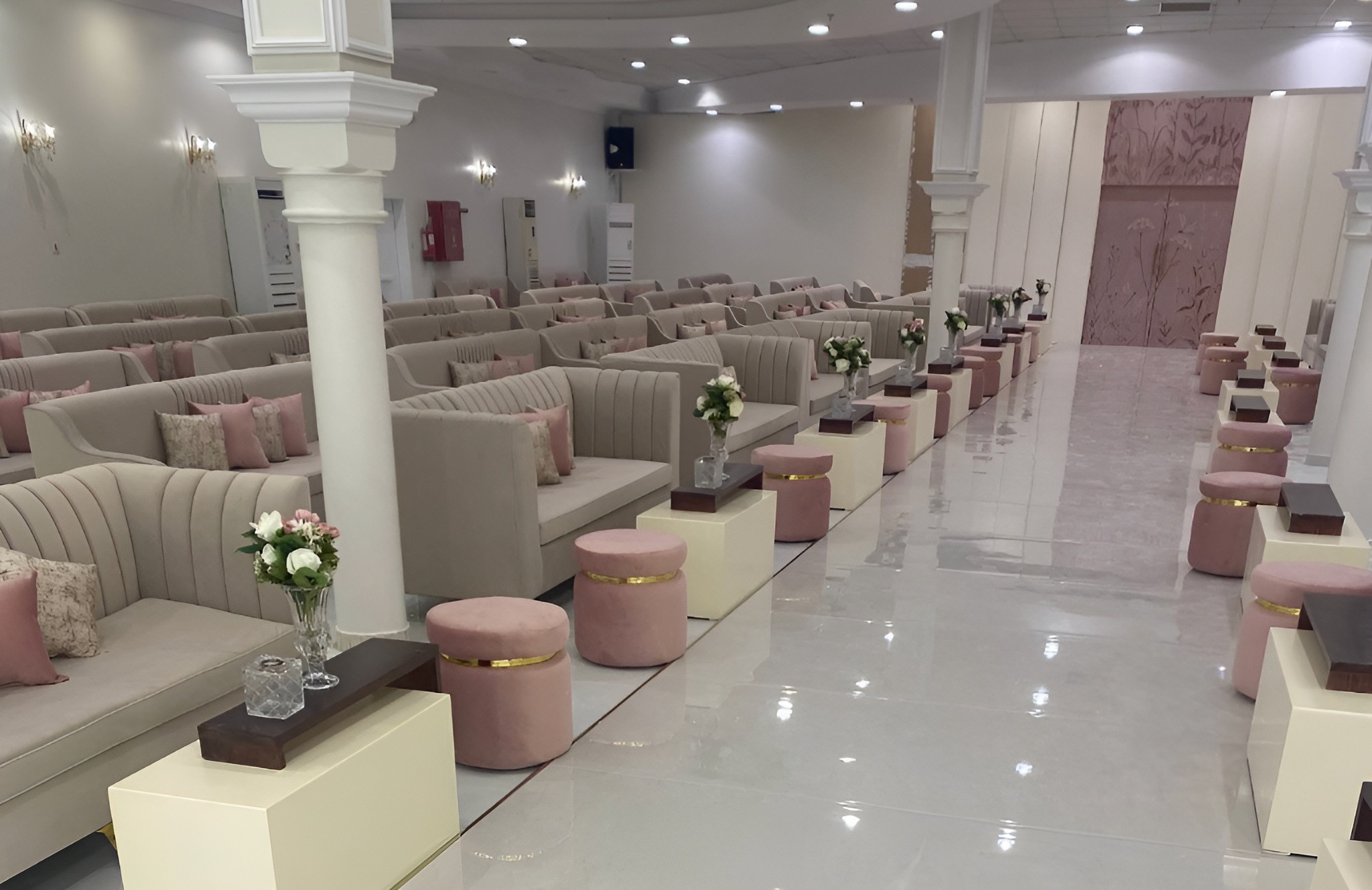 Crystal Hall Unaizah