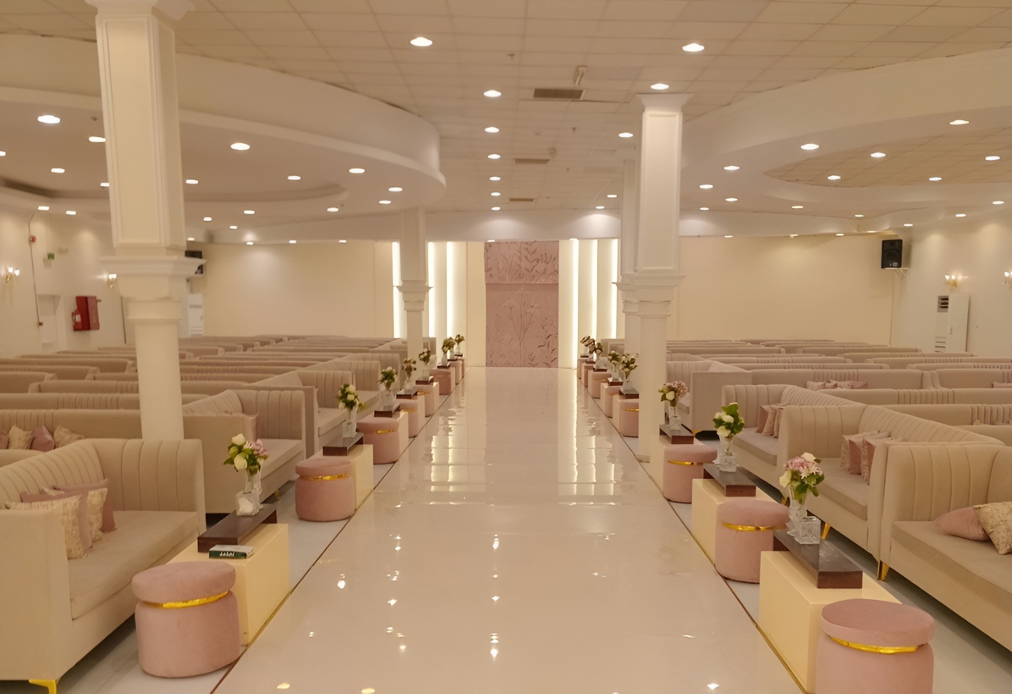 Crystal Hall Unaizah