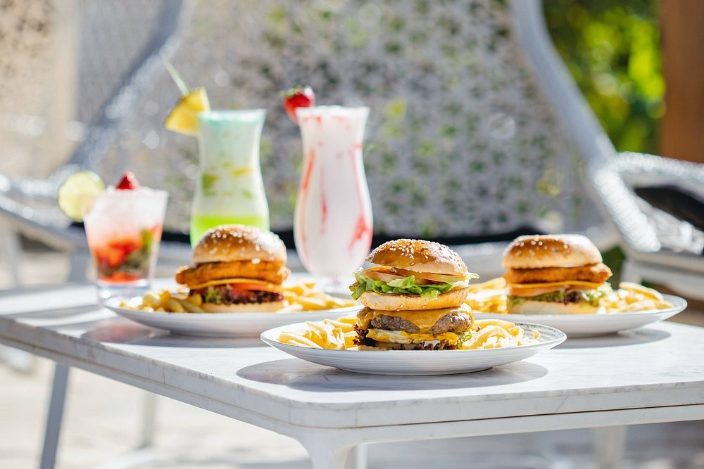 Food & Drinks