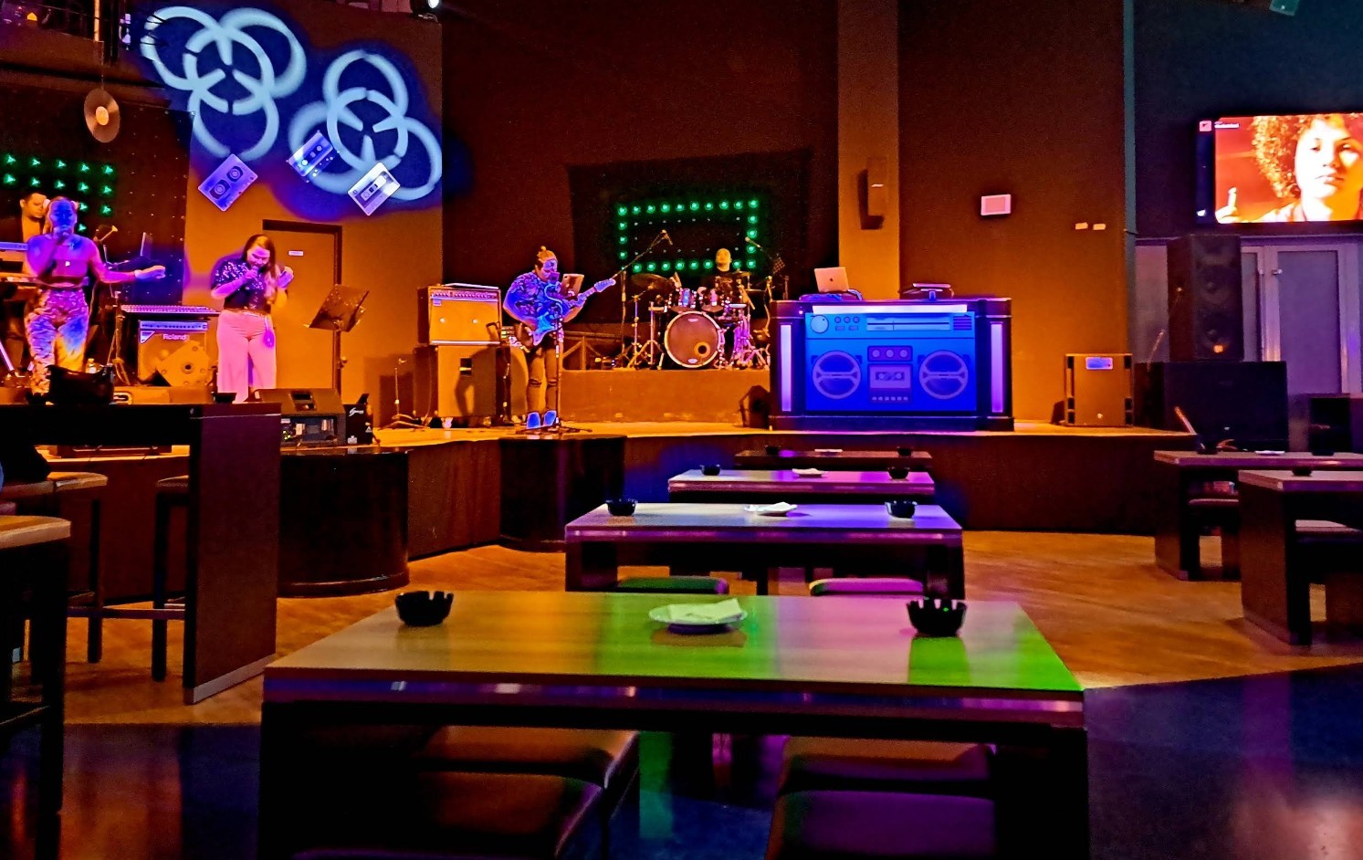 Qube Bar Doha