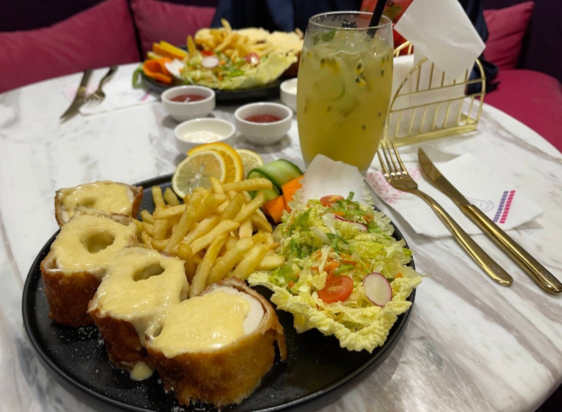 Food & Drinks