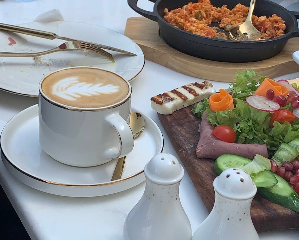 Food & Drinks