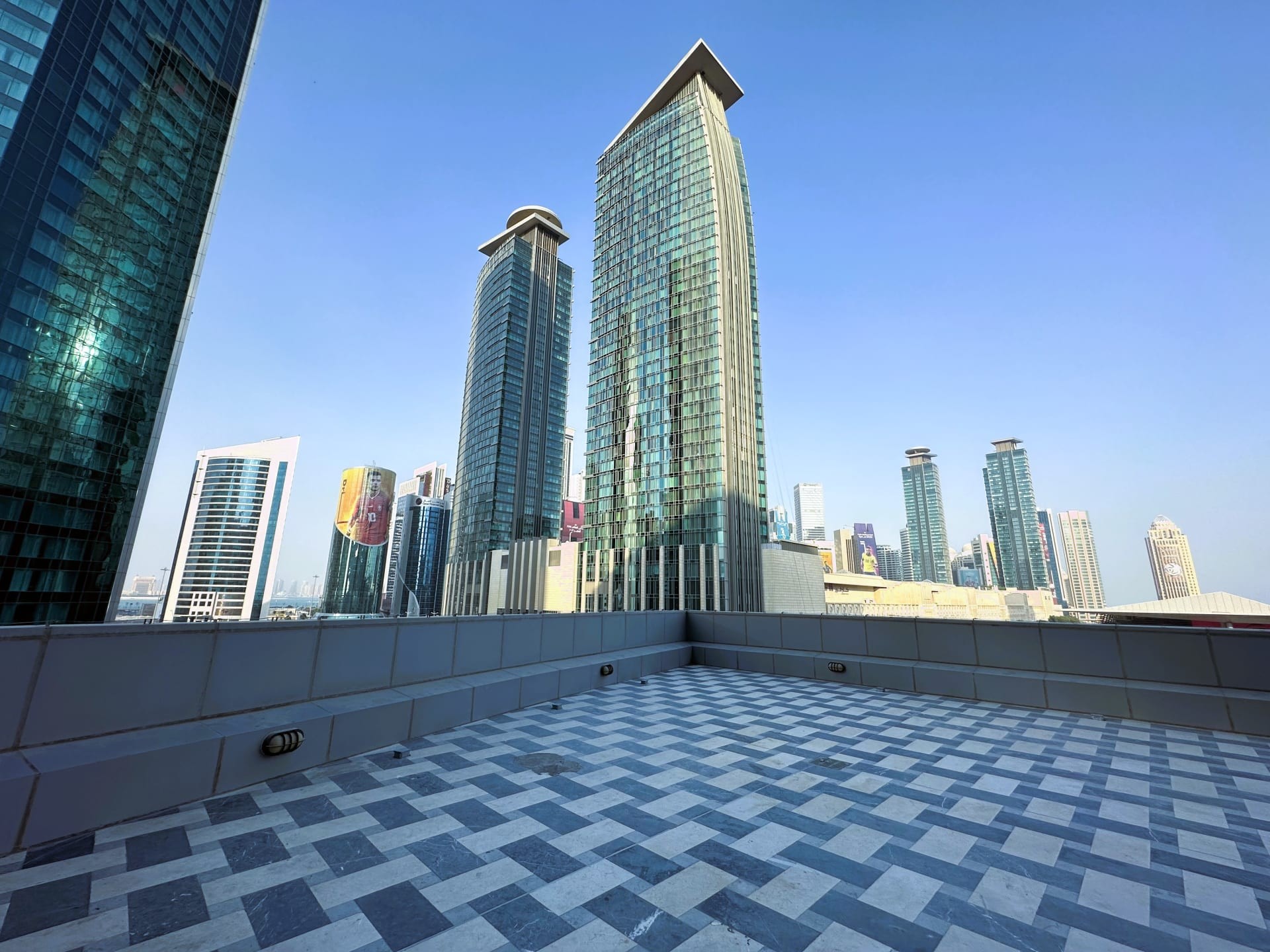 Workaholics Qatar
