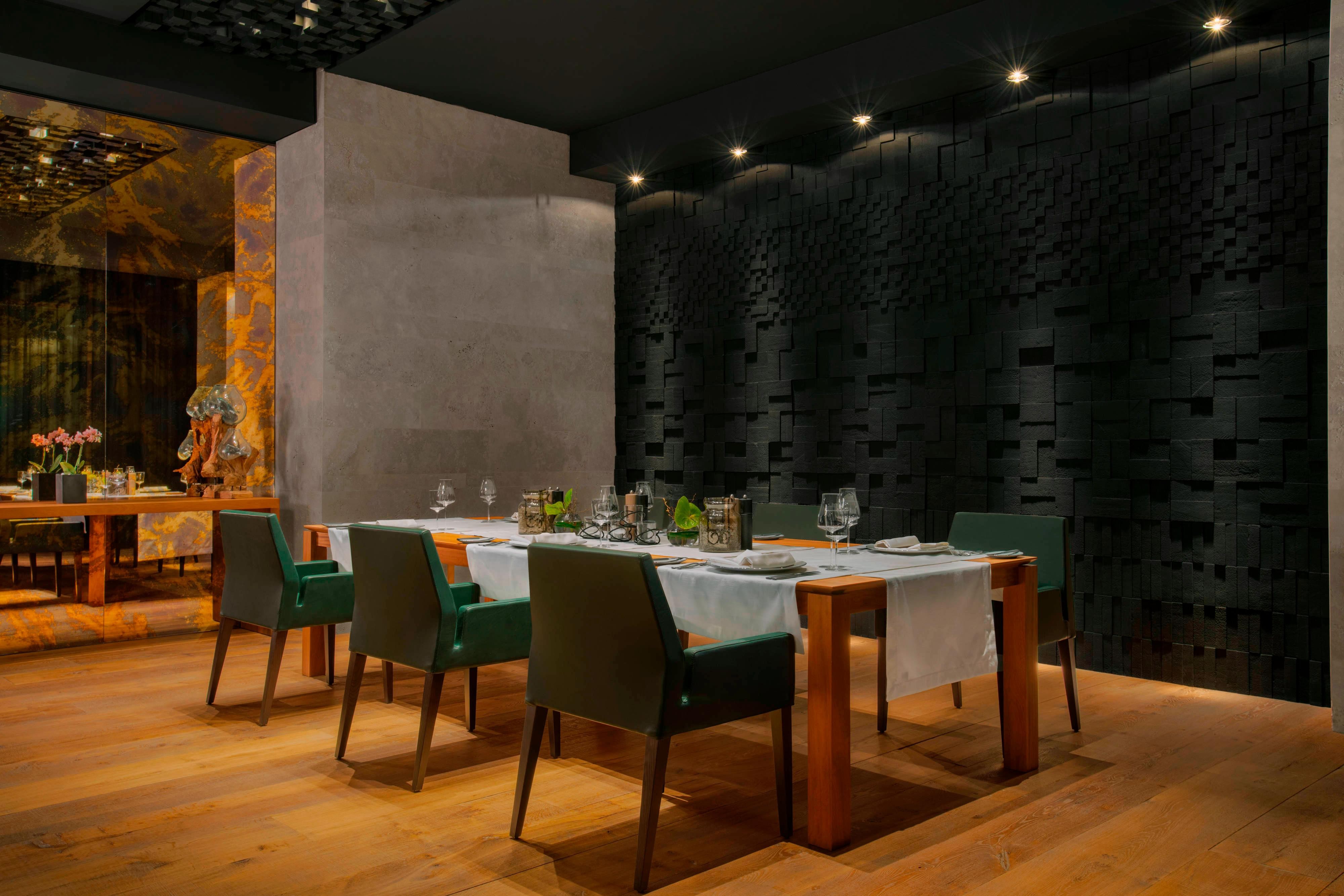Hunters Room And Grill Doha