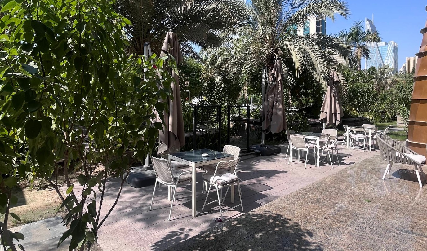 Nutree Restaurant And Cafe
